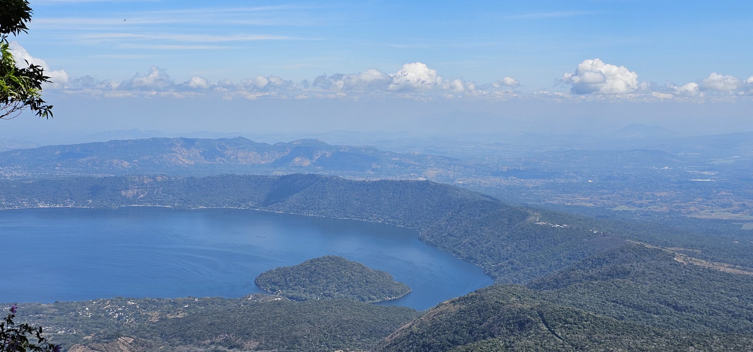 Is Lake Coatepeque Actually a Volcano? Sorting Myth From Fact at El Salvador's "Eighth Wonder"